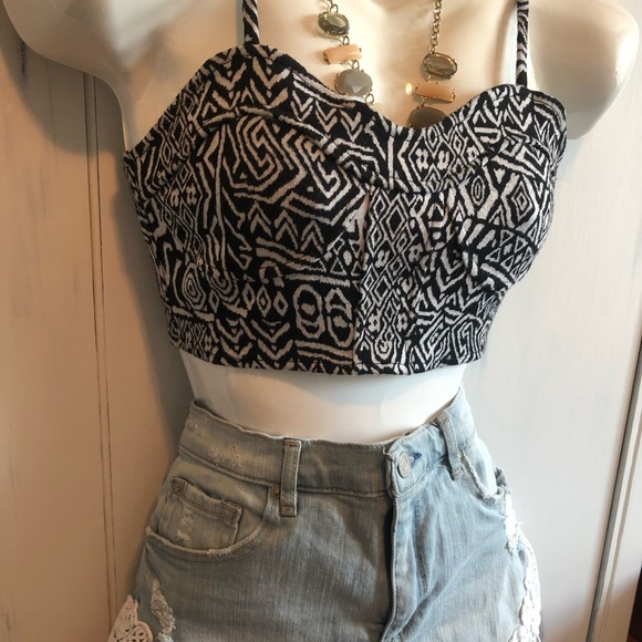 Patterned Crop - Picture 3 of 3